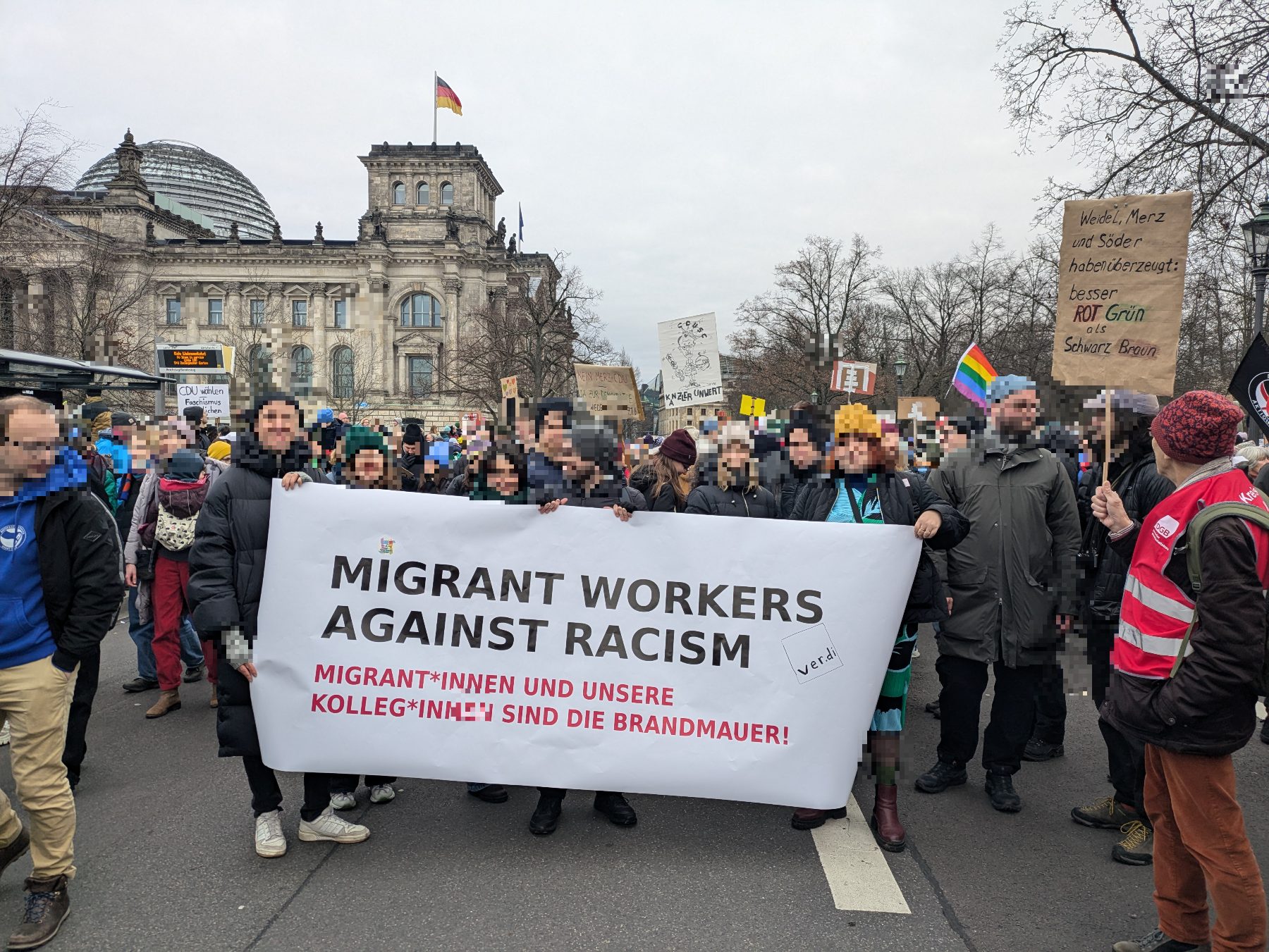 Großdemonstration mit Lieferando-Fahrer:innen